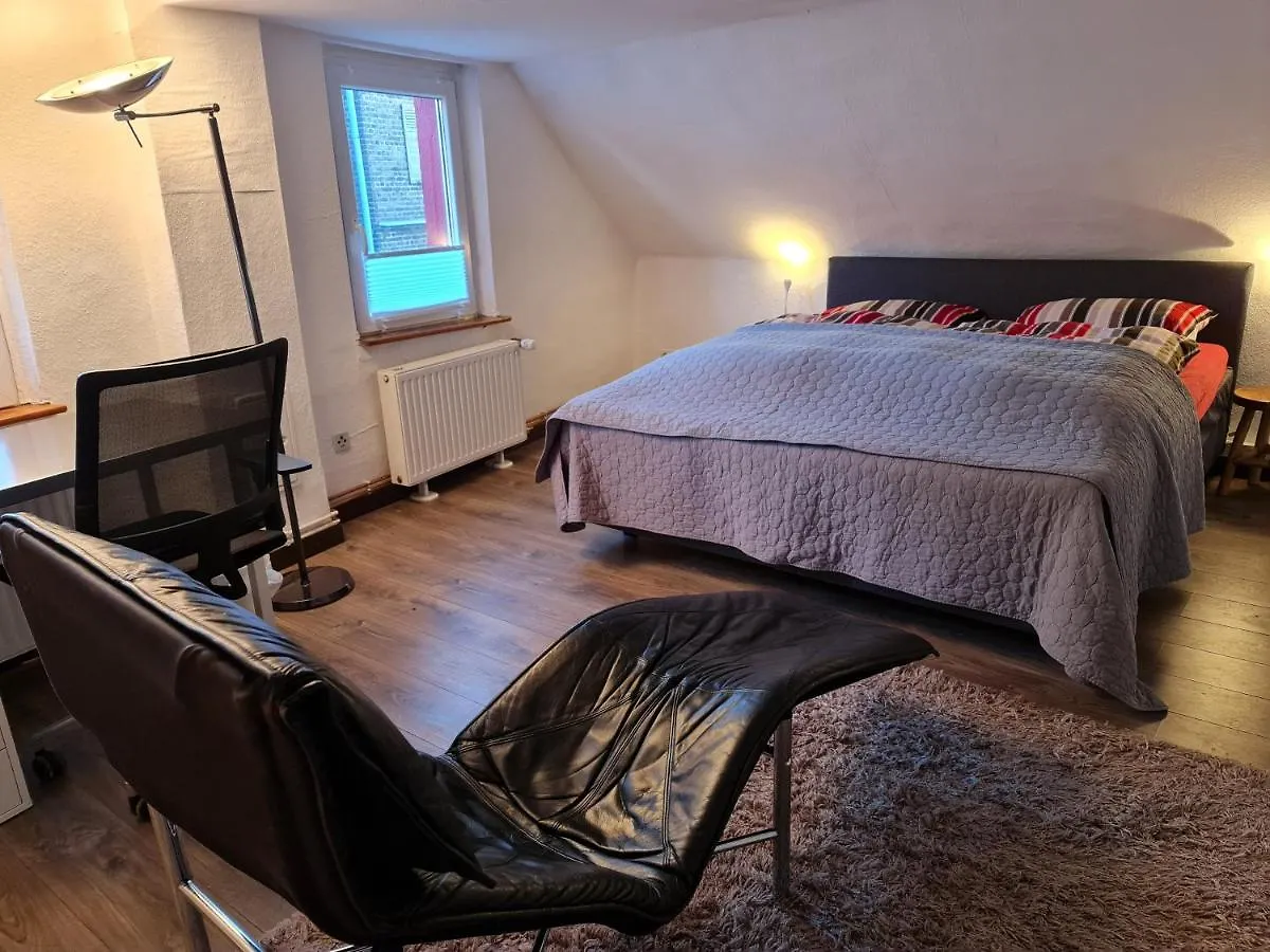 Schoenste Lage Am Rhein, Behagliches Haus Mit Kamin. Cologne 0*,