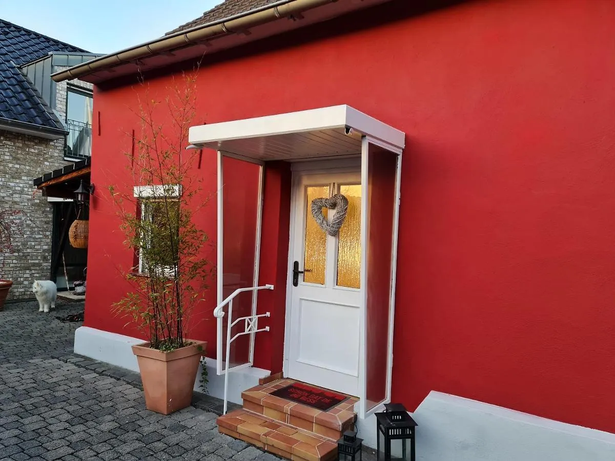 Holiday home Schoenste Lage Am Rhein, Behagliches Haus Mit Kamin. Cologne