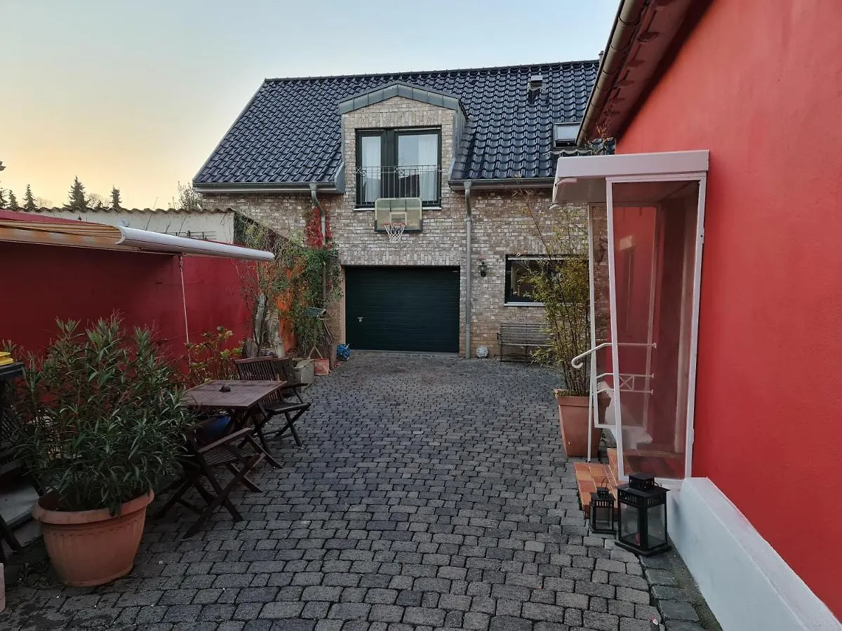 Schoenste Lage Am Rhein, Behagliches Haus Mit Kamin. Cologne